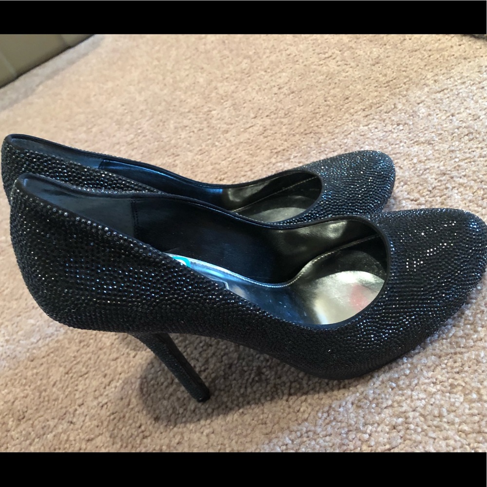 Nina Sparkling Charcoal Round-toe Heels!